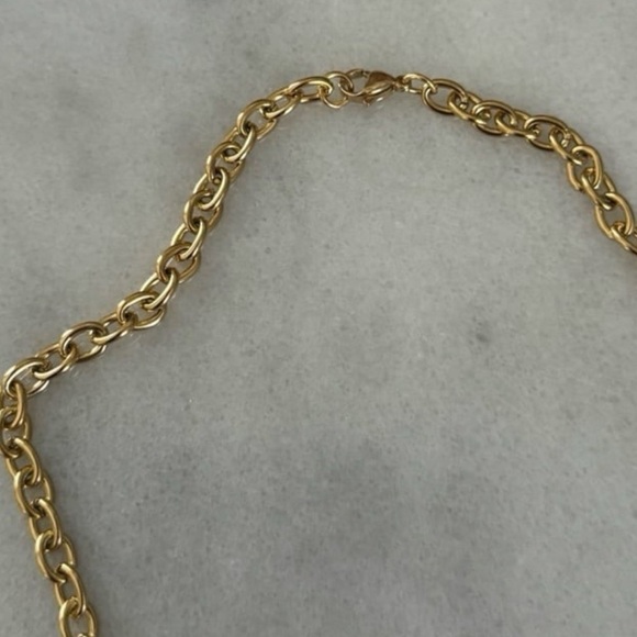 Gold Chain Chunky Choker Necklace Brand New
Brand New - Picture 4 of 4